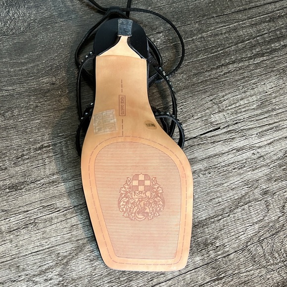 Vince Camuto Amarina heeled sandal, please refer to picture for size - Picture 12 of 16